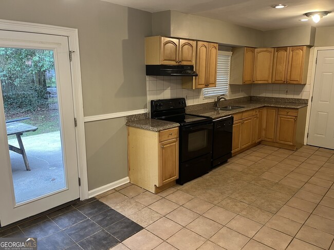 Building Photo - 3043 Rollingwood Ln SE