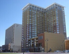 Building Photo - <b>One Bedroom (+) Den Montage Condo on th...