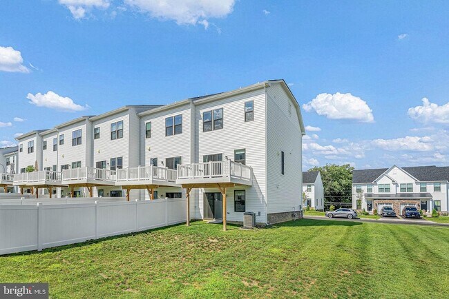 Building Photo - 65 Rosemary Wy