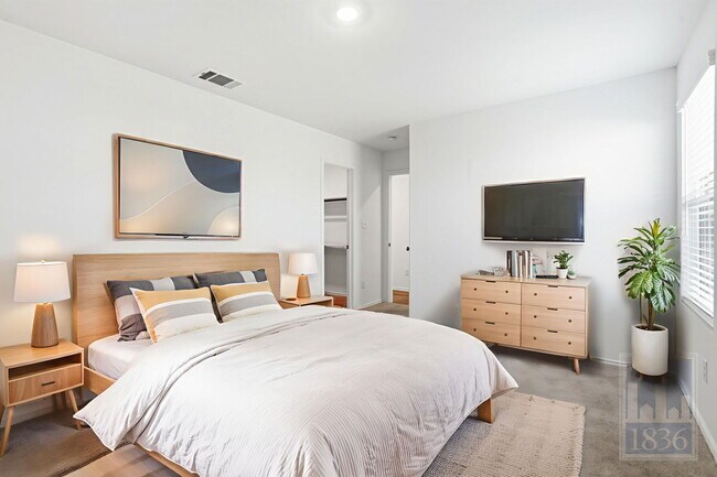 Building Photo - 2213 Cyclone Dr