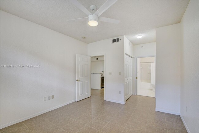 Building Photo - 1805 N Flagler Dr