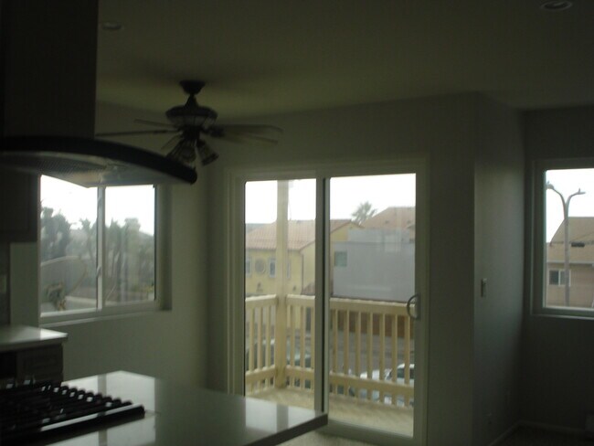 Building Photo - OCEAN VIEW 2 BDRM 2 BA CONDO FOR LEASE