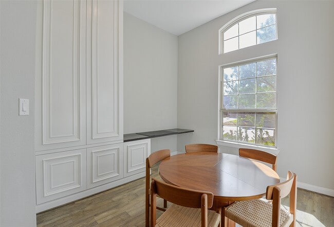 Building Photo - 4042 Steep Woods Dr