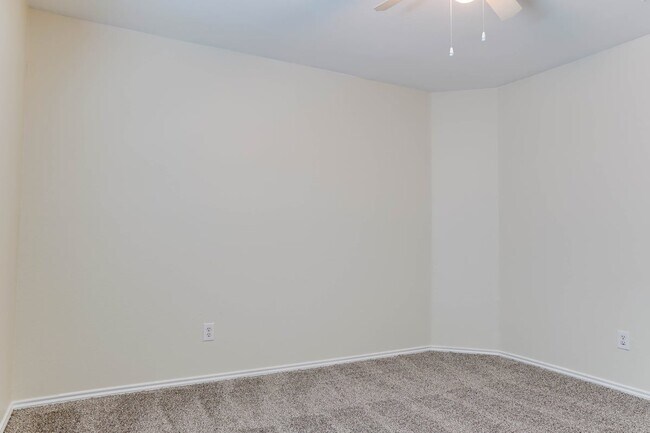 Building Photo - 9016 Garden Springs Dr