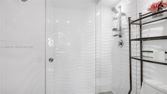 Building Photo - 300 Bayview Dr