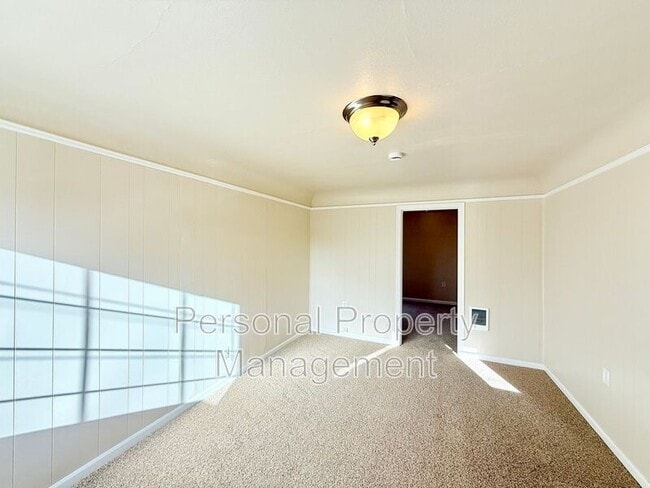 Building Photo - 1337 Z St