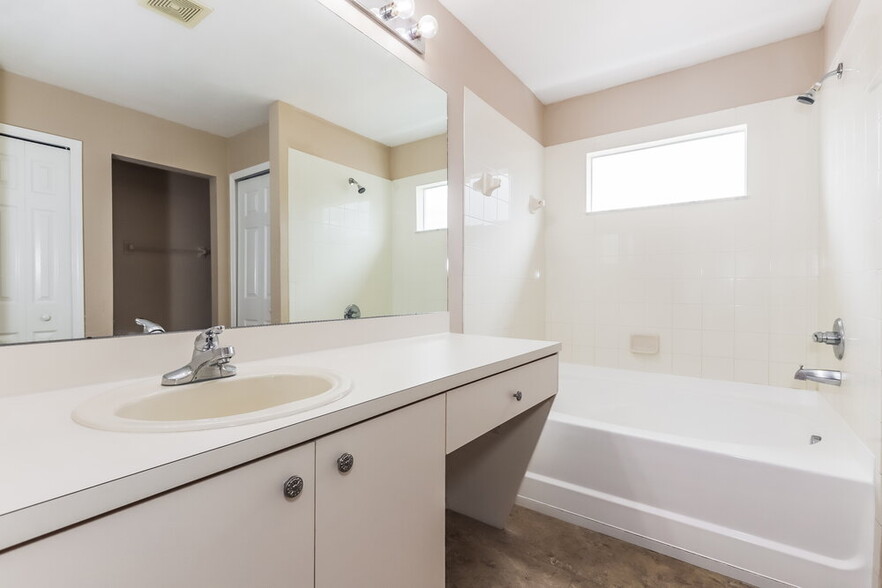 Building Photo - 11237 Cocoa Beach Dr