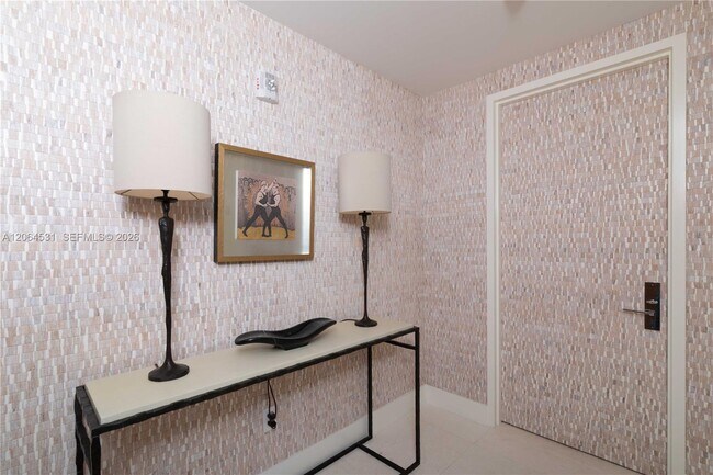 Building Photo - 10201 Collins Ave