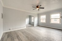 Building Photo - 2-Bedrooms