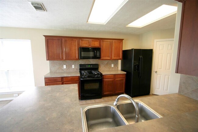 Building Photo - 20223 W Lakebridge Ln