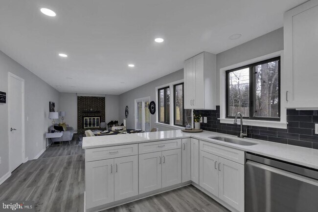 Building Photo - 10422 Woodbury Woods Ct