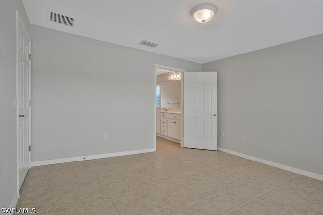 Building Photo - 5784 Declaration Ct
