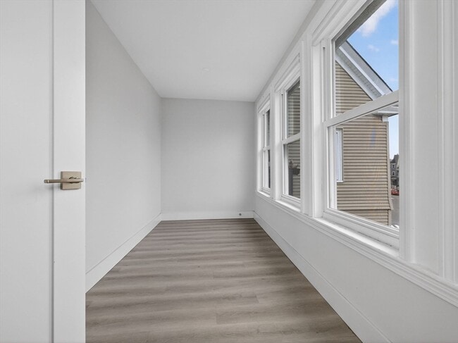 Building Photo - 469 Medford St