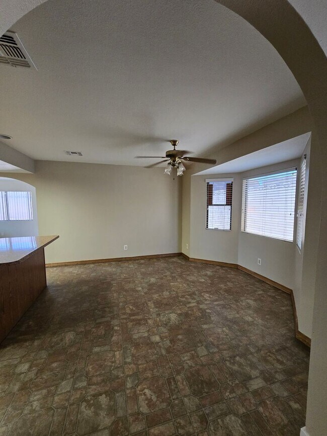 Building Photo - A Fabulous 4 Bedroom Single Story Home in East Las Vegas