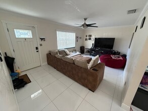 Building Photo - 2504 Ranch Lake Cir