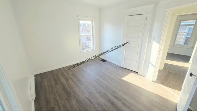 Building Photo - 1032 Raspberry St