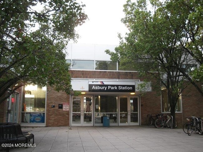 Building Photo - 921 Mattison Ave