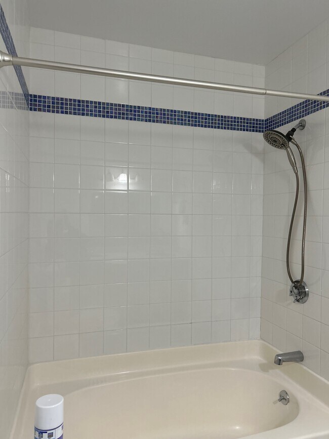 Building Photo - 23 Holmfield Ave