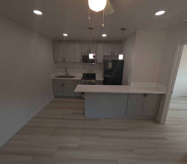 Building Photo - 2481 Ulric St
