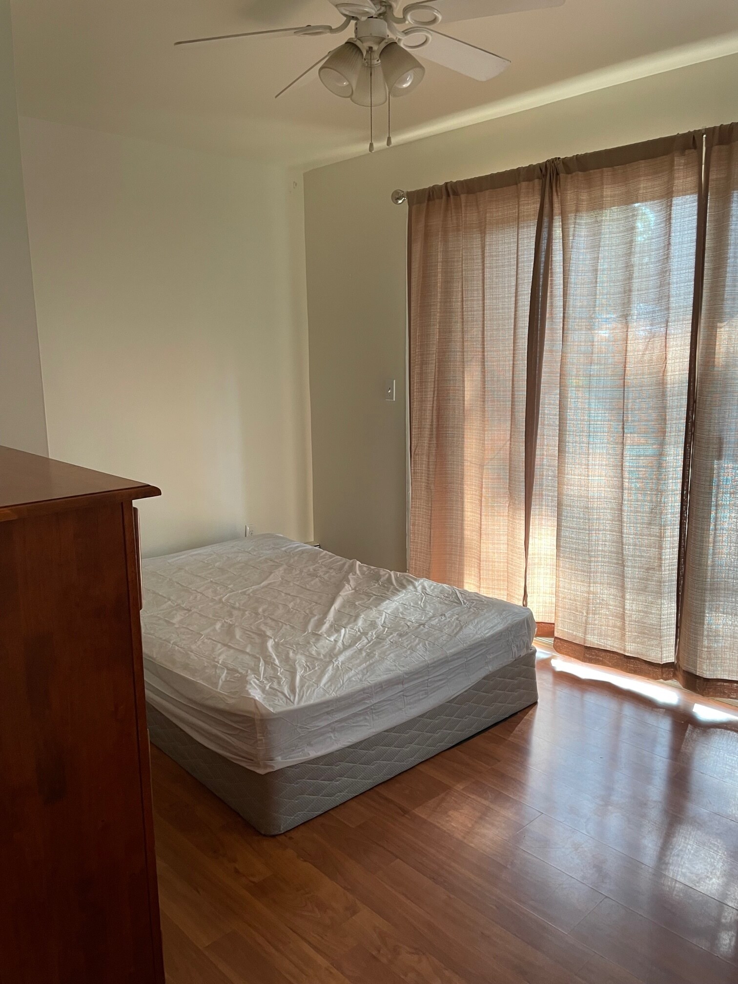 Building Photo - 1130 S Forest Ave