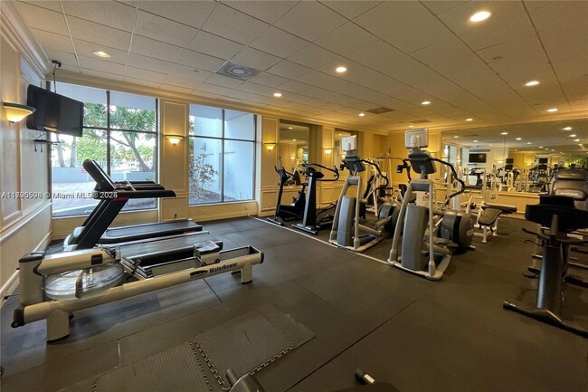 Building Photo - 5700 Collins Ave