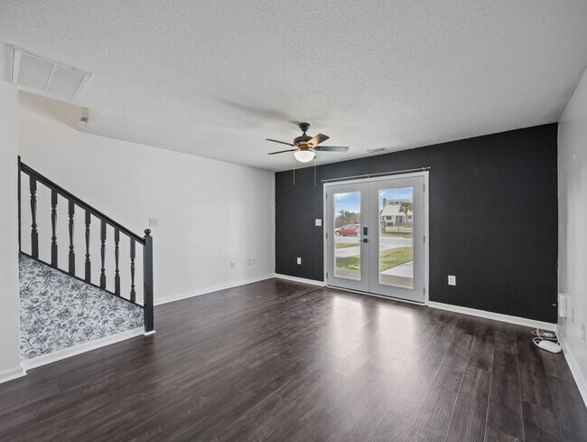 Building Photo - Welcome to New River Homes!