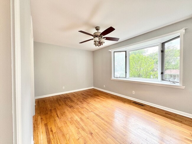 Building Photo - Remodeled 3BR in Guilford Hills