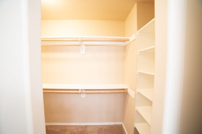 Building Photo - Newer Construction Townhome in Canby