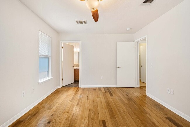 Building Photo - Charming East Austin 2 Bedroom, 2 Bath Home off of Cesar Chavez