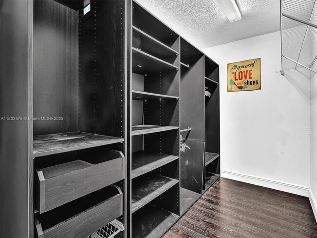 Building Photo - 2727 Treasure Cove Cir