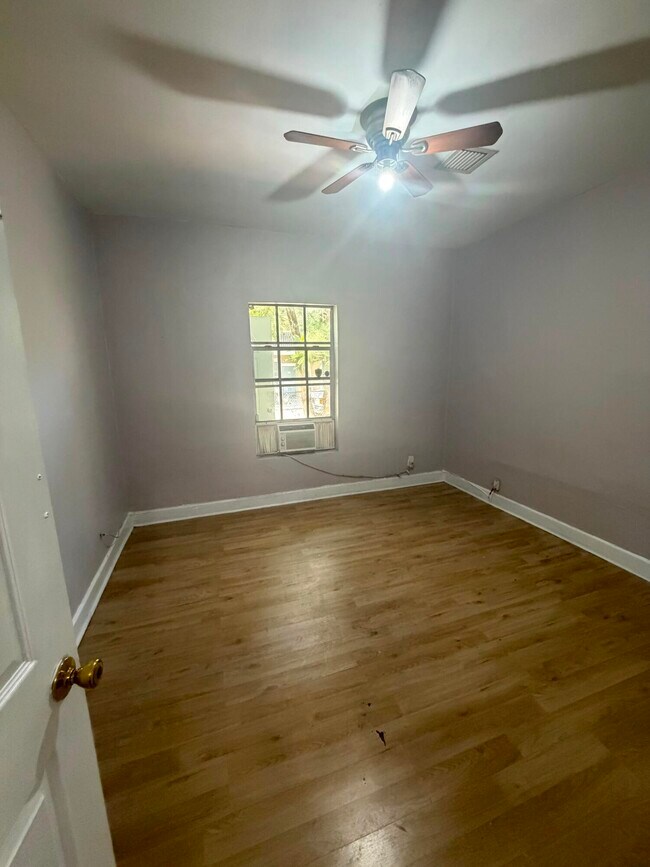 Building Photo - 420 Lilac Ct