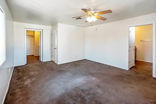 Building Photo - Spacious 3 Bed, 2 Bath Home Near UofA - Perfect Tucson Living!