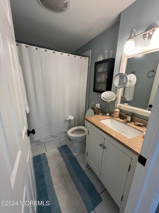 Building Photo - 509 Riverwood Park
