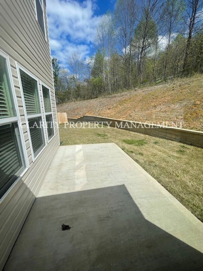 Building Photo - Beautiful 3 bedroom home in brand new Nort...