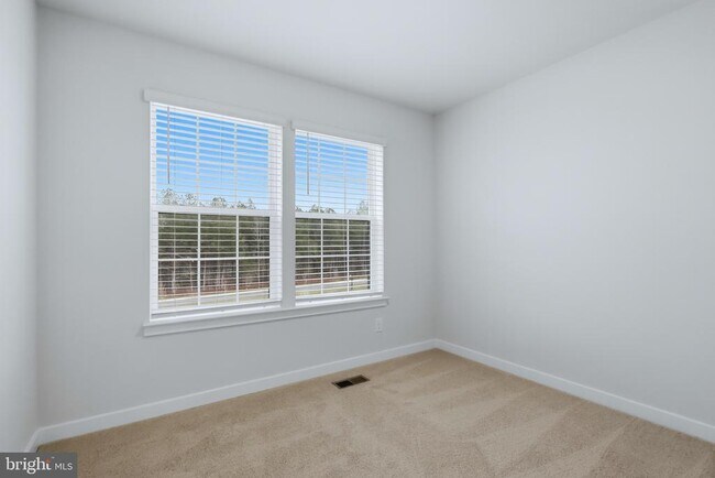 Building Photo - 369 Soft Rush Ln