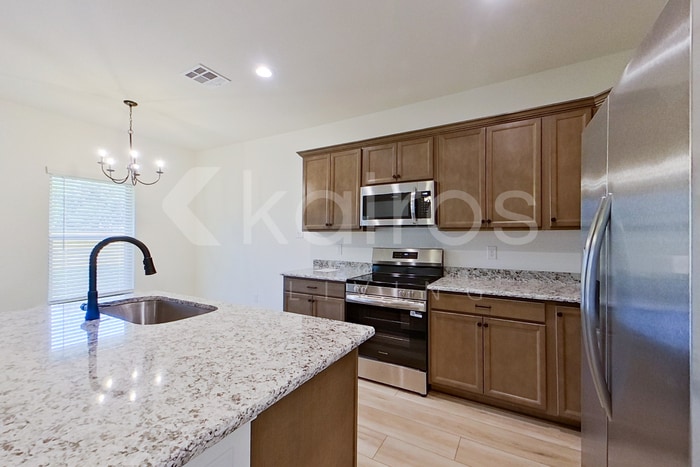 Building Photo - 300 Carencro St