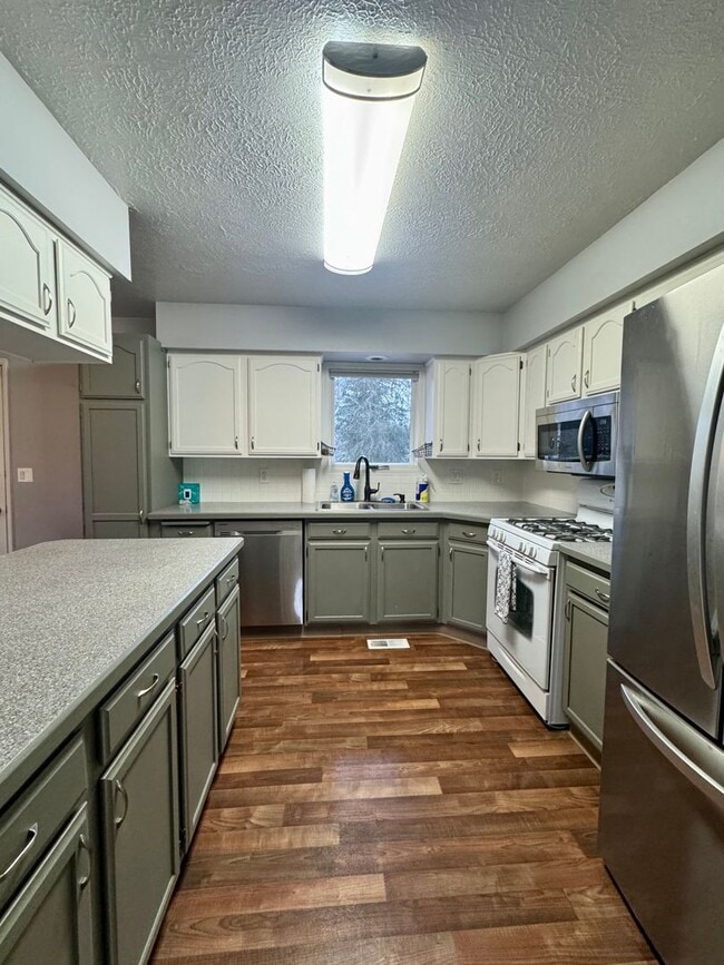 Building Photo - 33085 Community College Dr