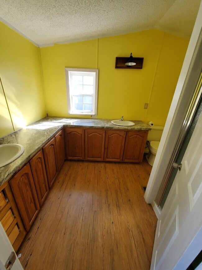 Building Photo - 204 W Cherry Blossom Ln