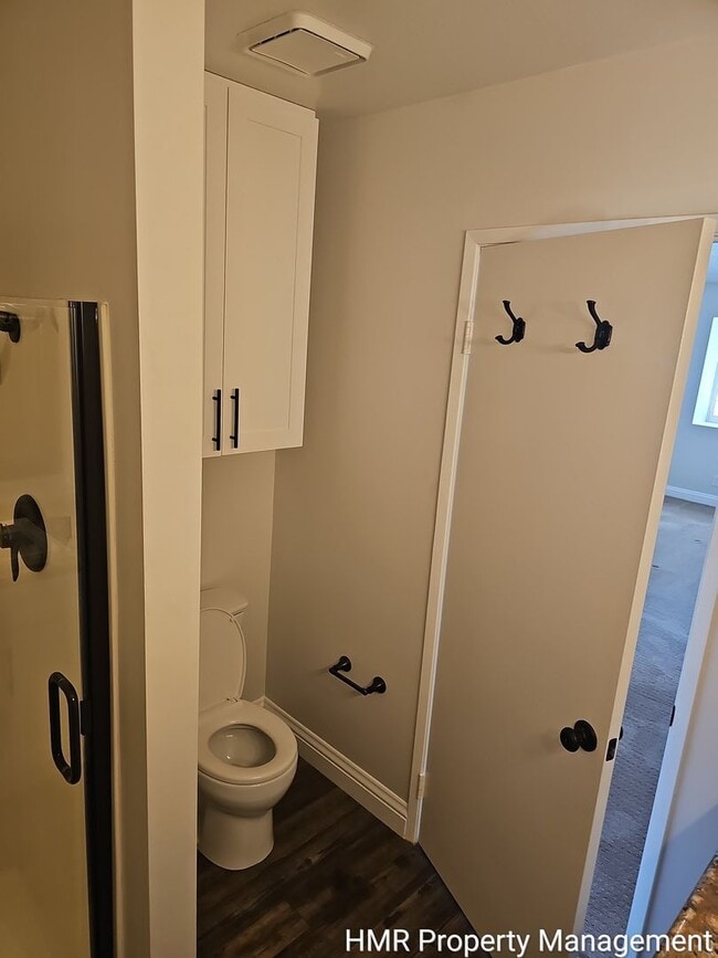 Building Photo - Spacious Two-Story Condo