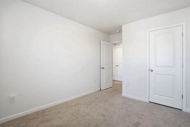 Building Photo - Available now!!! $500.00 off FIRST MONTH'S RENT!