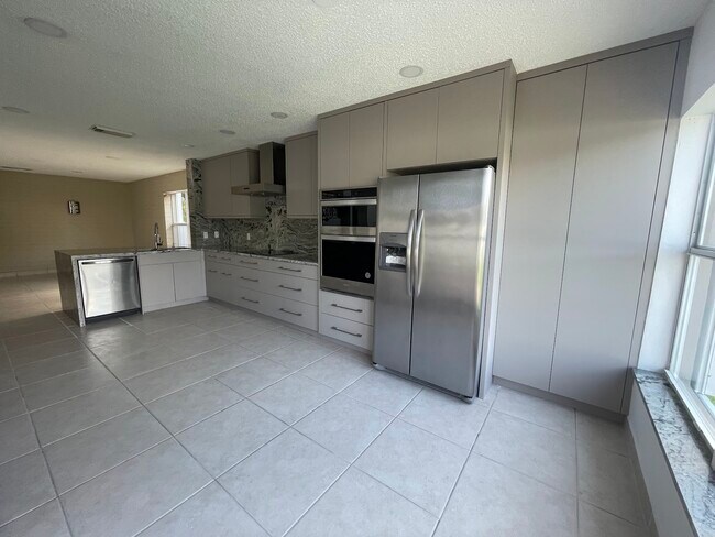 Building Photo - 13335 SW 144th Ter