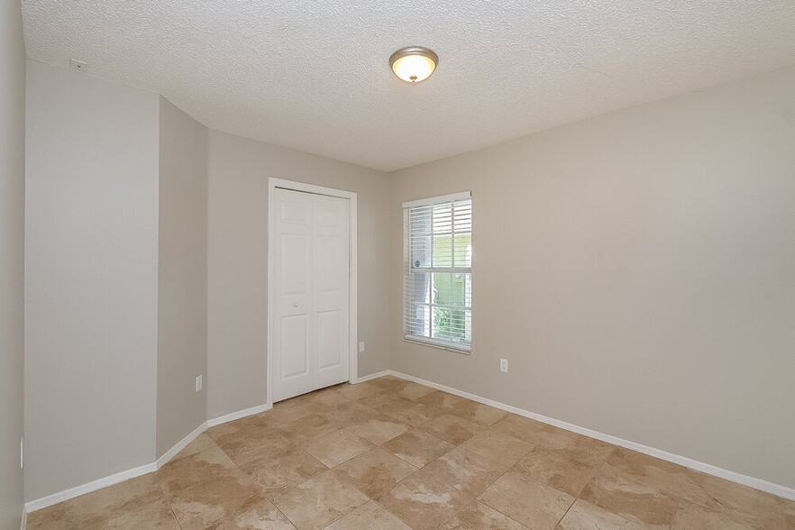 Building Photo - 8749 Morrison Oaks Ct