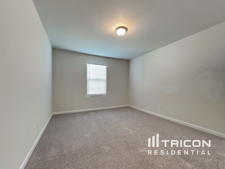 Building Photo - 357 Indian River Dr