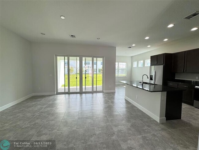 Building Photo - 13614 Spruce Pne Dr