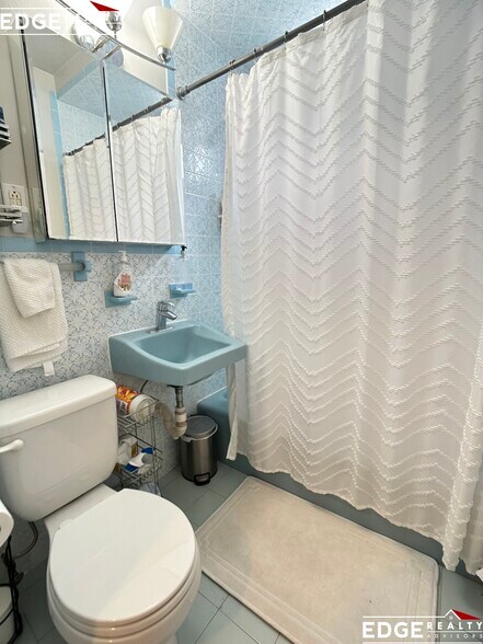 Building Photo - 22 Wallingford Rd