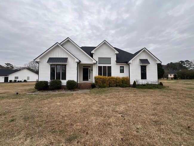 Building Photo - Newly Remodeled 3BD, 2BA Clayton Home on a...