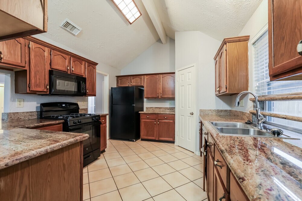 Building Photo - 3818 Beckett Ridge Dr