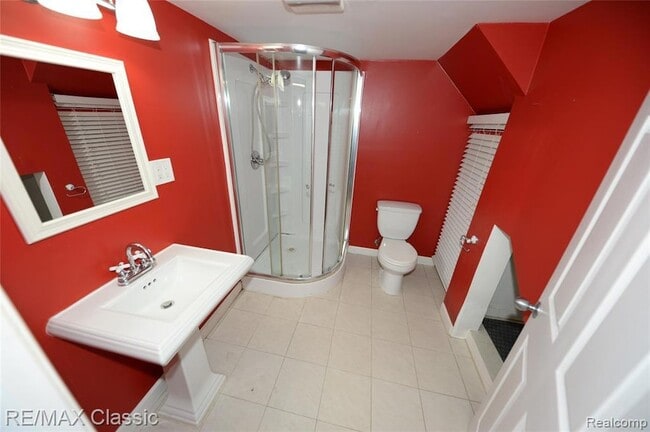 Building Photo - 3342 Prairie Ave