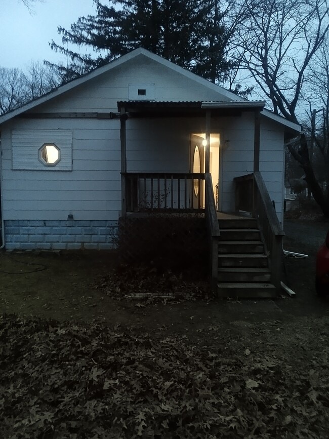 Building Photo - 1857 Janvier Rd