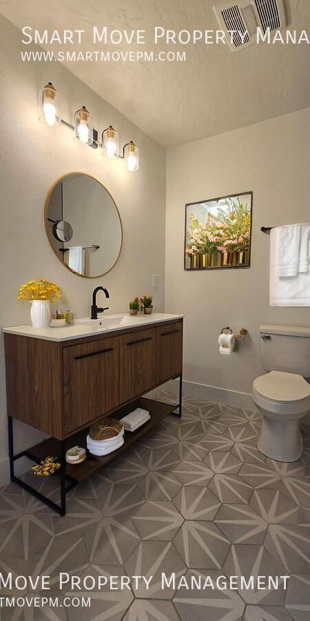 Building Photo - 4298 Catalpa-